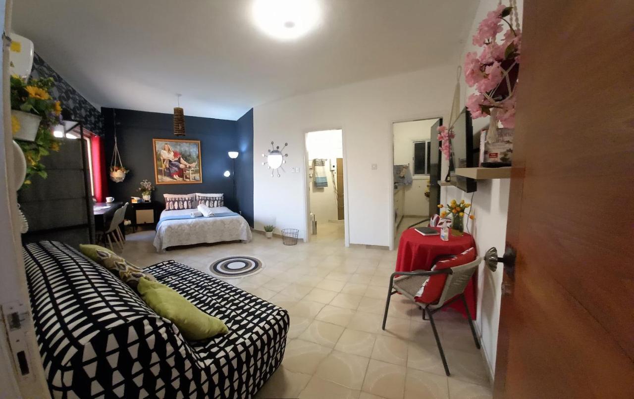 Artemis Boutique Apartment 2 Лимасол Екстериор снимка